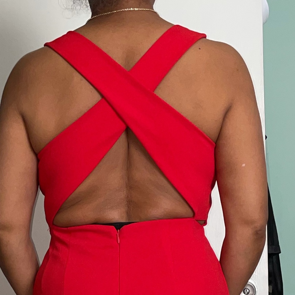 Red hot 💃🏽 - Picture 3 of 3